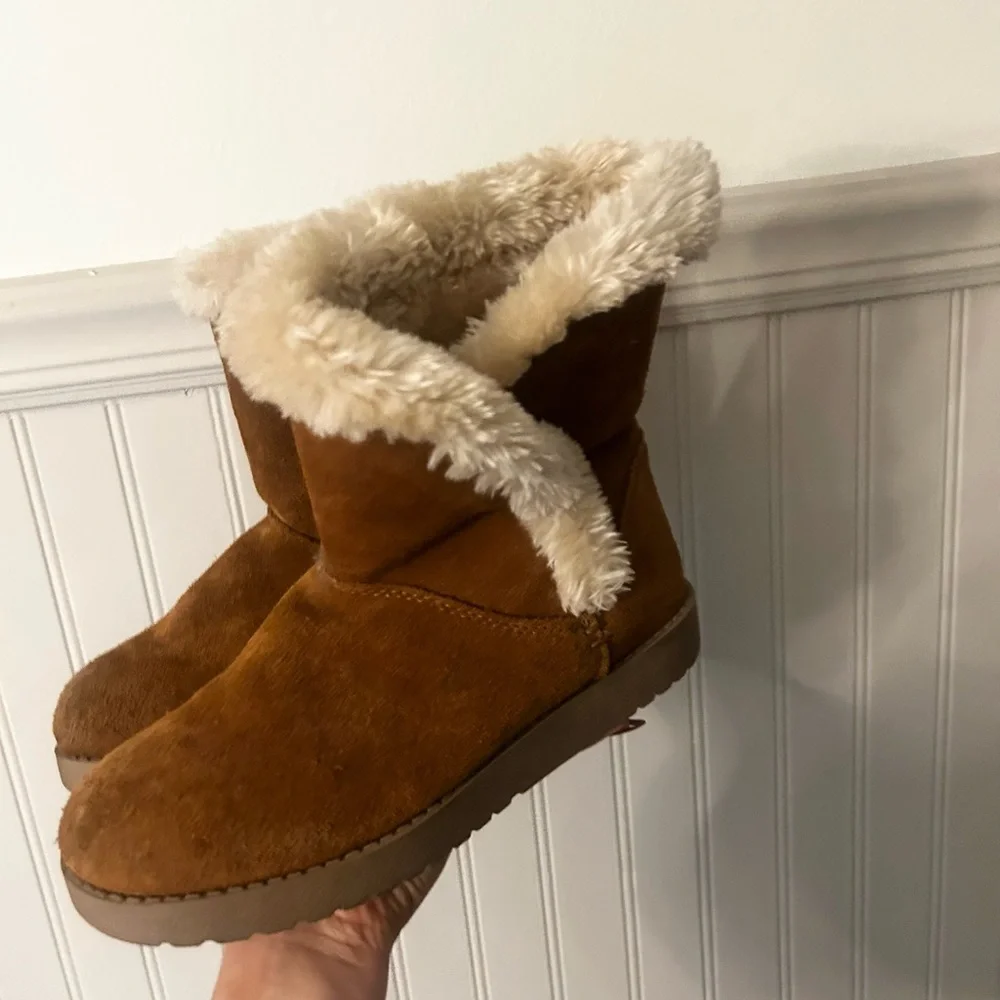 Universal Thread warm brown